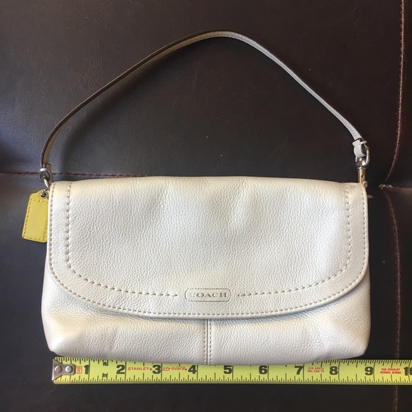 Coach Ivory Wristlet - Picture 4 of 7